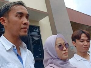 Drama Gadai Mobil: Kisah Gunawan Dwi Cahyo dan Okie Agustina yang Mengguncang Publik