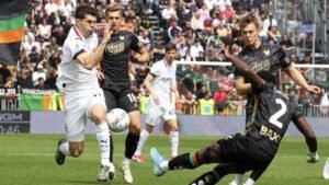 Venezia 0-2 AC Milan: Rossoneri Bangkit, Pulisic dan Gimenez Jadi Penentu