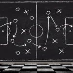 Papan taktik yang mengilustrasikan taktik Chelsea dengan Osimhen
