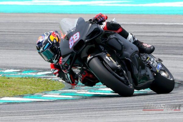 Pembalap MotoGP menjalani tes pramusim di Sirkuit Sepang Malaysia