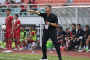 Pemain Timnas Indonesia setelah pertandingan melawan Vietnam pada Piala AFF 2026 di Stadion Pakansari.