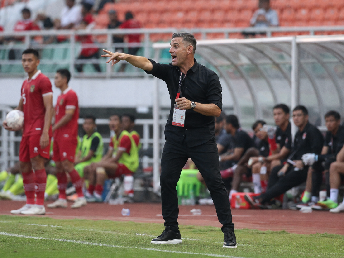 Pemain Timnas Indonesia setelah pertandingan melawan Vietnam pada Piala AFF 2026 di Stadion Pakansari.