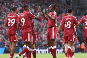 Para pemain Liverpool merayakan gol saat menghadapi Brighton di Anfield, 25 Oktober 2026.
