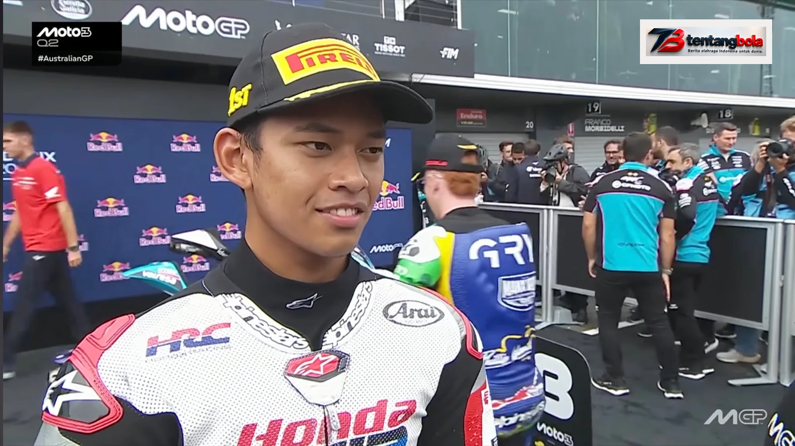 Suasana wawancara pembalap Honda Team Asia di parc fermé setelah Q2 Moto3 Australia